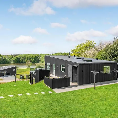 בית נופש In With Sauna