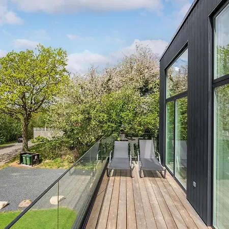 Beautiful In With House Sea View
